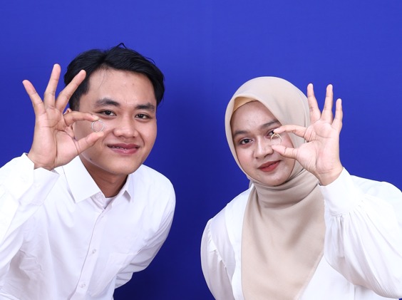 Merayakan Hari Bahagia